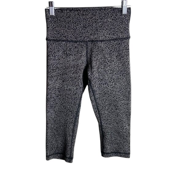 Lululemon Size 6 Wunder Under Leggings Black White Luon Crakle Jacquard Cropped - Picture 1 of 7